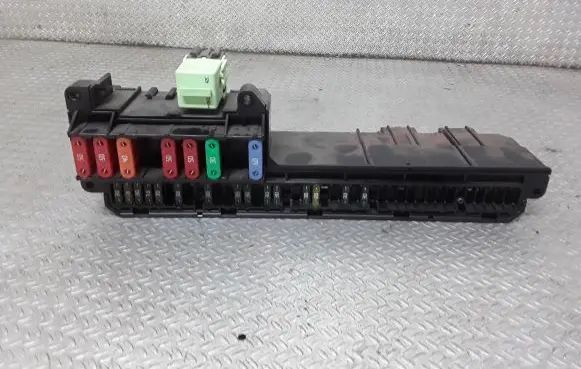 BMW 5 E60 E61 Fuse module 6114695733001