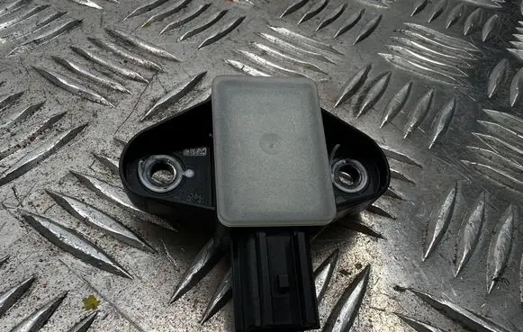 Skoda Superb B6 (3T) Airbag deployment crash/impact sensor 5N0959354 1100303 00604831KT