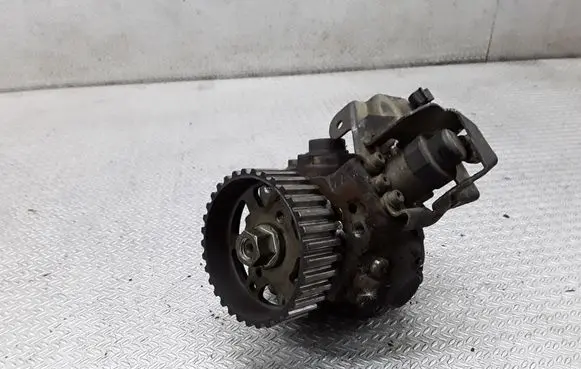 Ford Focus C-MAX Fuel injection high pressure pump 0445010102 9656300380