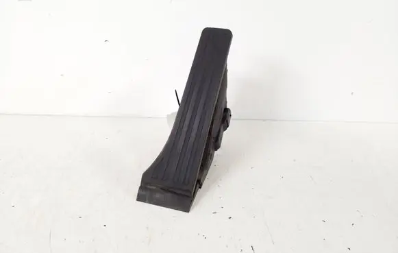 Mercedes-Benz E W213 Accelerator throttle pedal A2053000004