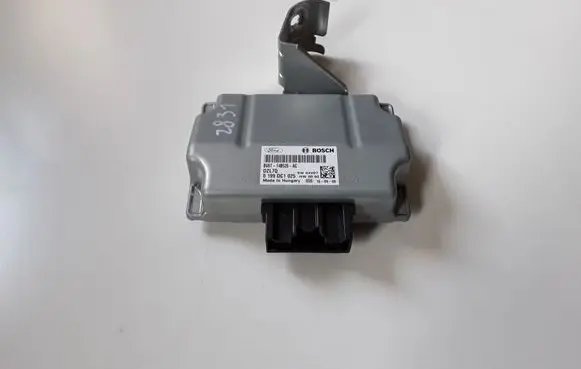 Ford Focus Voltage converter/converter module BV6T14B526AC