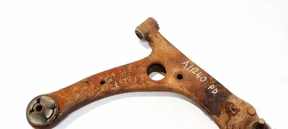 Toyota Avensis T250 Front lower control arm/wishbone 