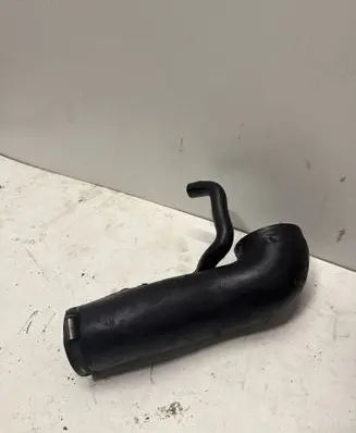 BMW 5 E39 Intercooler pipe mounting bracket 