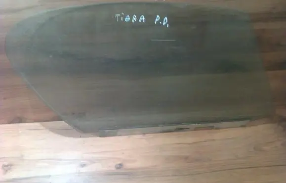 Opel Tigra A Front door window glass four-door