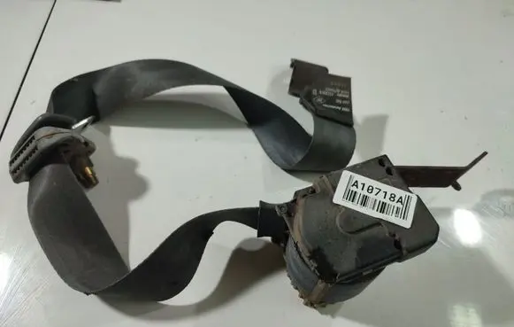Renault Laguna I Front seatbelt 30001582