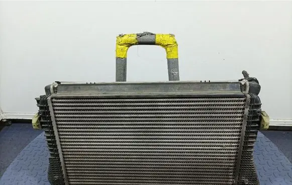 Volkswagen PASSAT B6 Coolant radiator 3C0121253AR