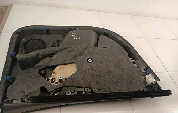 Opel Astra K Front door card panel trim Jc2513835