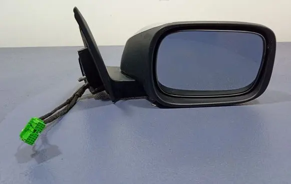 Volvo XC90 Front door electric wing mirror 