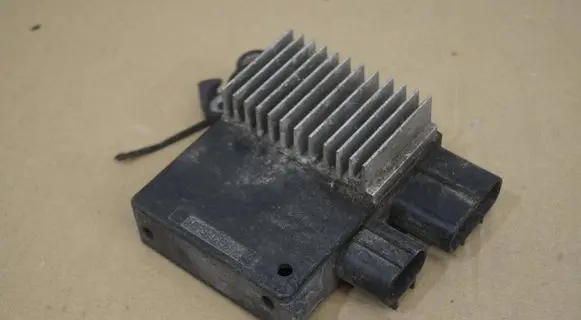 Mazda CX-5 Coolant fan relay 4993003580