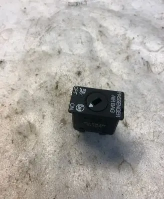 Volkswagen Tiguan Passenger airbag on/off switch 5q0919237