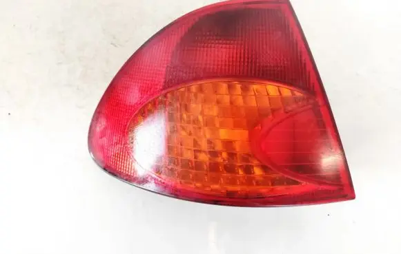 Toyota Avensis T220 Rear/tail lights