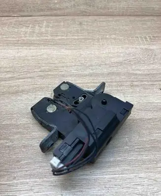 Renault Laguna II Tailgate/trunk/boot lock/catch/latch 8200000897B WithPlug