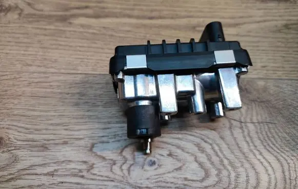 Mercedes-Benz E W211 Turbo charger electric actuator 6NW009660