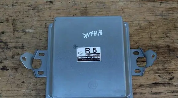 Subaru Impreza II Engine control unit/module 22611AL241