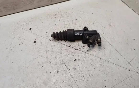 Clutch slave cylinder