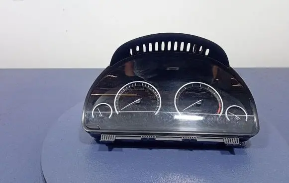 Speedometer (instrument cluster)