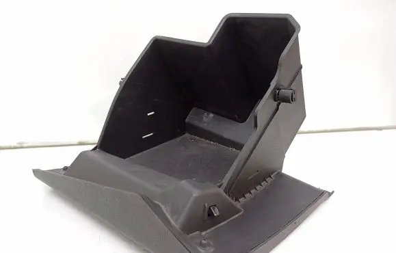Glove box