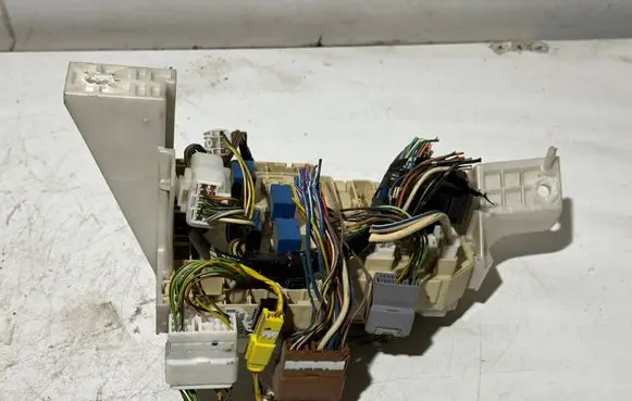 Fiat Sedici Central body control module 3677055l20