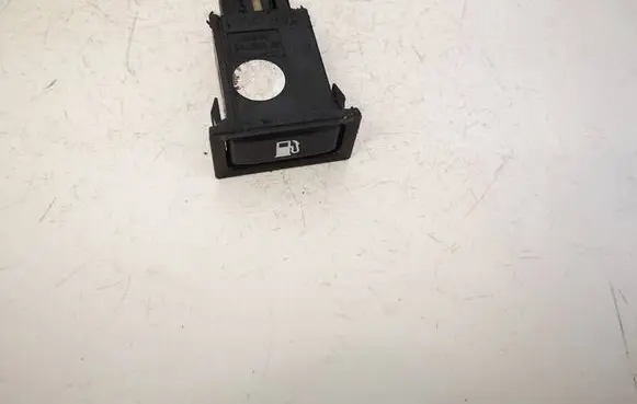 Toyota Avensis T250 Fuel tank opening switch 156795
