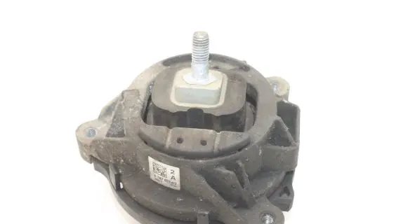 BMW 1 F20 F21 Engine mount bracket 6787657