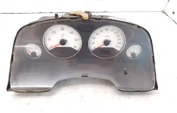 Opel Zafira A Speedometer (instrument cluster) 24461761JN