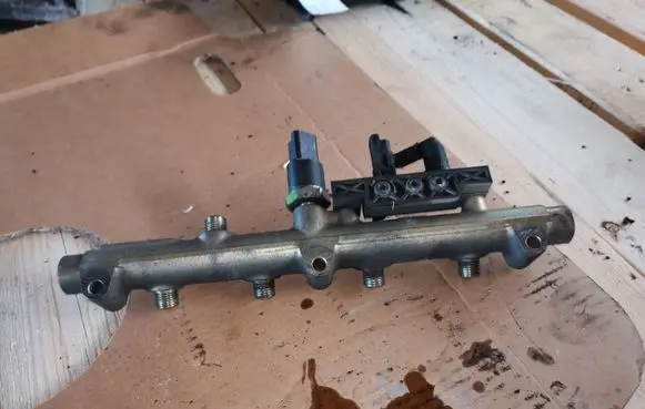 Citroen C5 Fuel main line pipe 0445214017