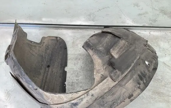 Chrysler 300 - 300C Front wheel arch liner splash guards