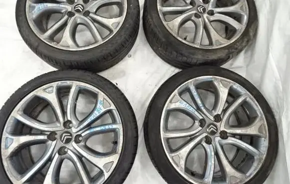 Citroen C4 II R18 alloy rim 