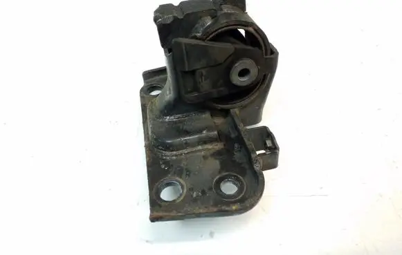 Toyota Avensis T270 Engine mount bracket