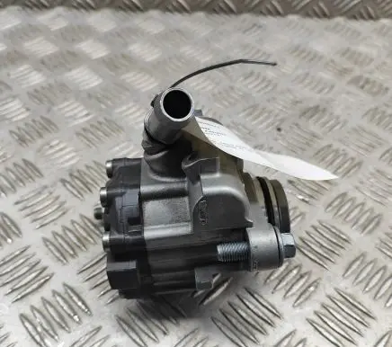 Iveco Daily 6th gen Power steering pump 7693955604 504243641