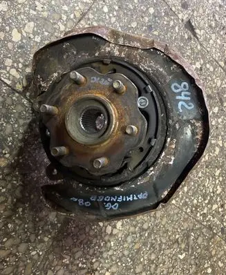 Nissan Pathfinder R51 Rear wheel hub