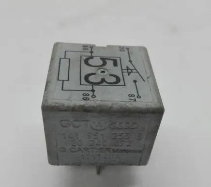Volkswagen PASSAT B6 Coolant fan relay 141951253B 20240072
