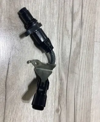 Toyota Hilux VIII Crankshaft position sensor 047108d10