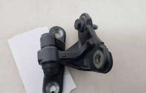 Mercedes-Benz ML W164 Front door upper hinge A2517201437
