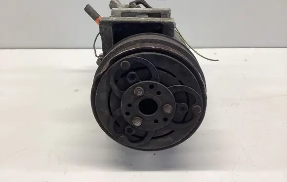 Volvo C30 Air conditioning (A/C) compressor (pump)