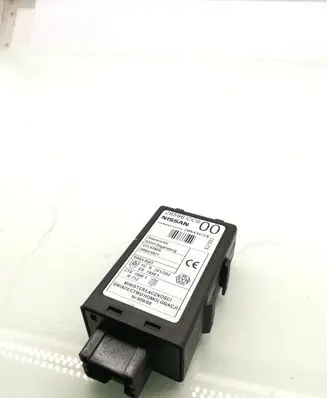 Nissan X-Trail T30 Door central lock control unit/module 5WK48681