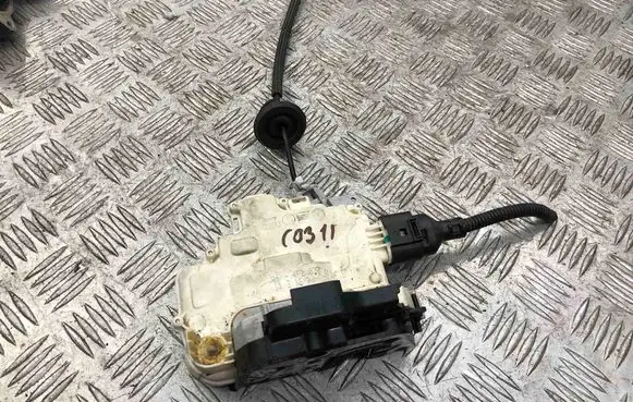 Audi A8 S8 D3 4E Front door lock 4F2837016B