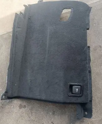 Trunk/boot side trim panel