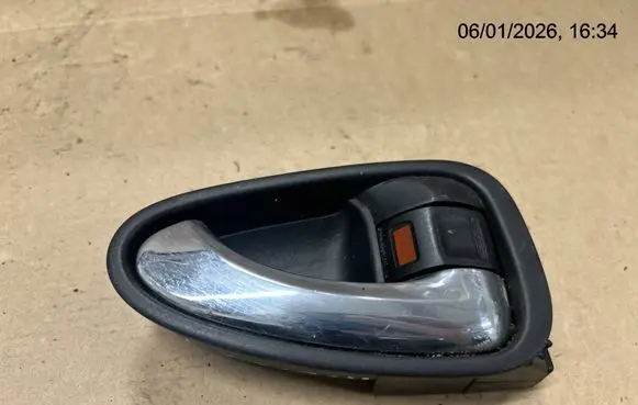 Toyota Avensis T270 Front door interior handle 6920505051