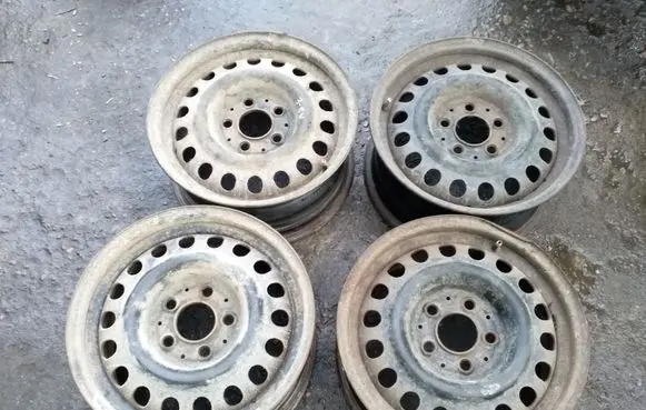 Mercedes-Benz E W124 R15 steel rim 1244001002