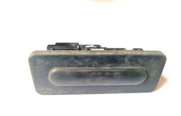 Citroen C4 Cactus Tailgate opening switch 95835