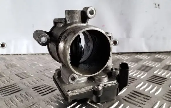 Audi A6 C7 Throttle valve 03L128063R A2C31762900