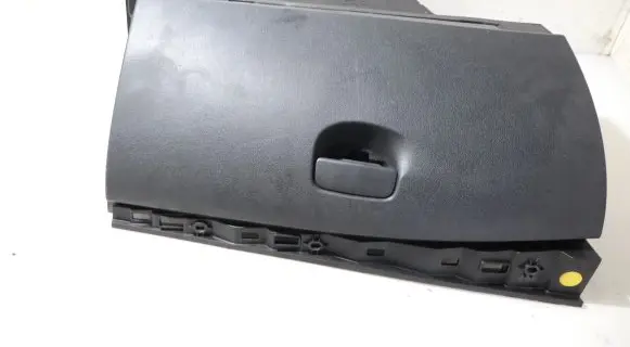 Renault Megane III Glove box