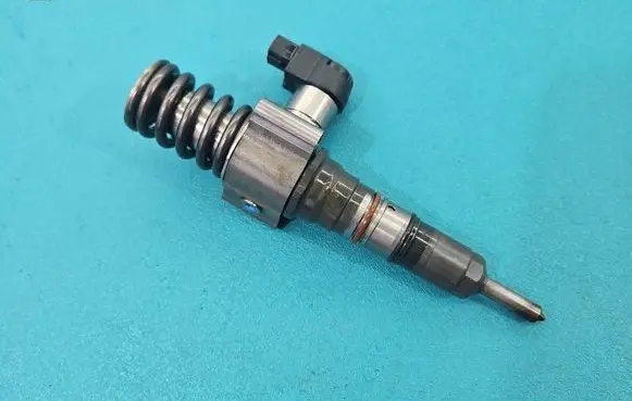 Volkswagen Touran I Fuel injector 03G130073T IMPRK1545940