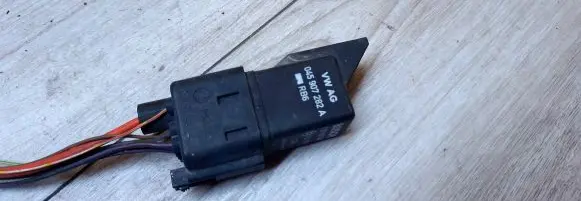 Glow plug pre-heat relay
