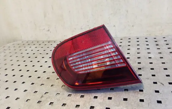 Volkswagen Eos Tailgate rear/tail lights 1Q0945093C