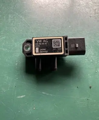 Volkswagen Golf VII Exhaust gas pressure sensor 03N906051B DPS10