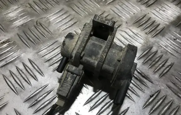 Volvo S40, V40 Turbo solenoid valve 7700874764