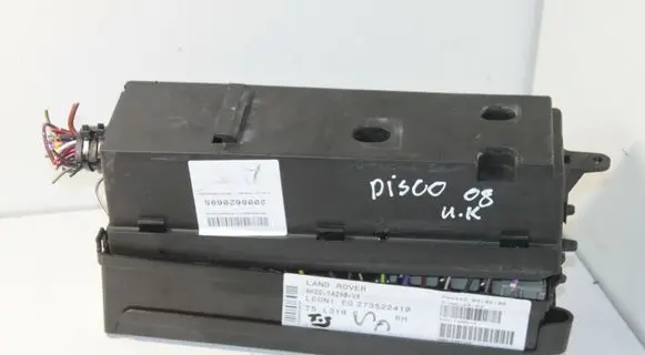 Land Rover Discovery 3 - LR3 Fuse module 8H2214290VA