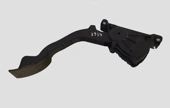 Ford C-MAX I Accelerator throttle pedal 3M519F836AF 00864110